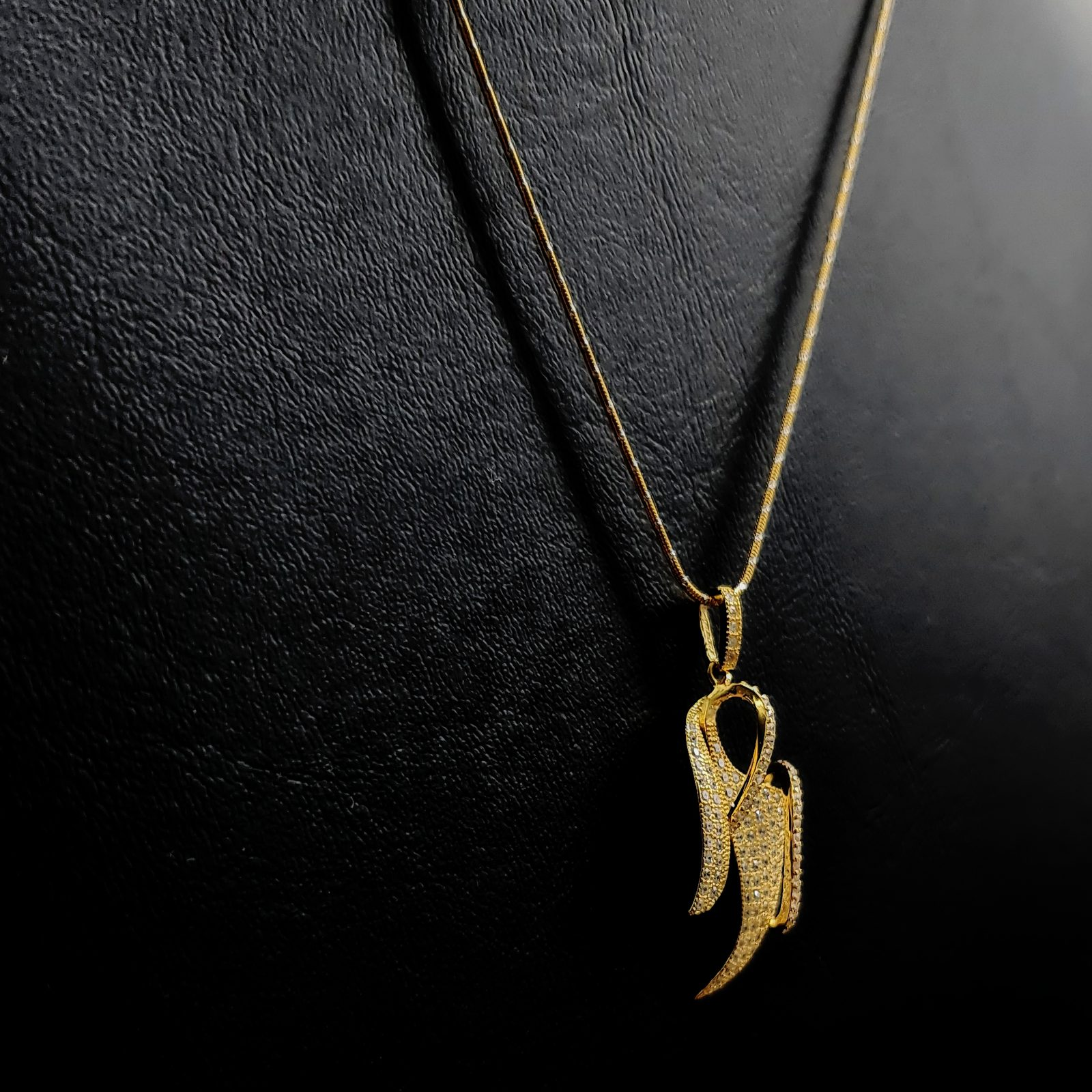 Calla Pendant