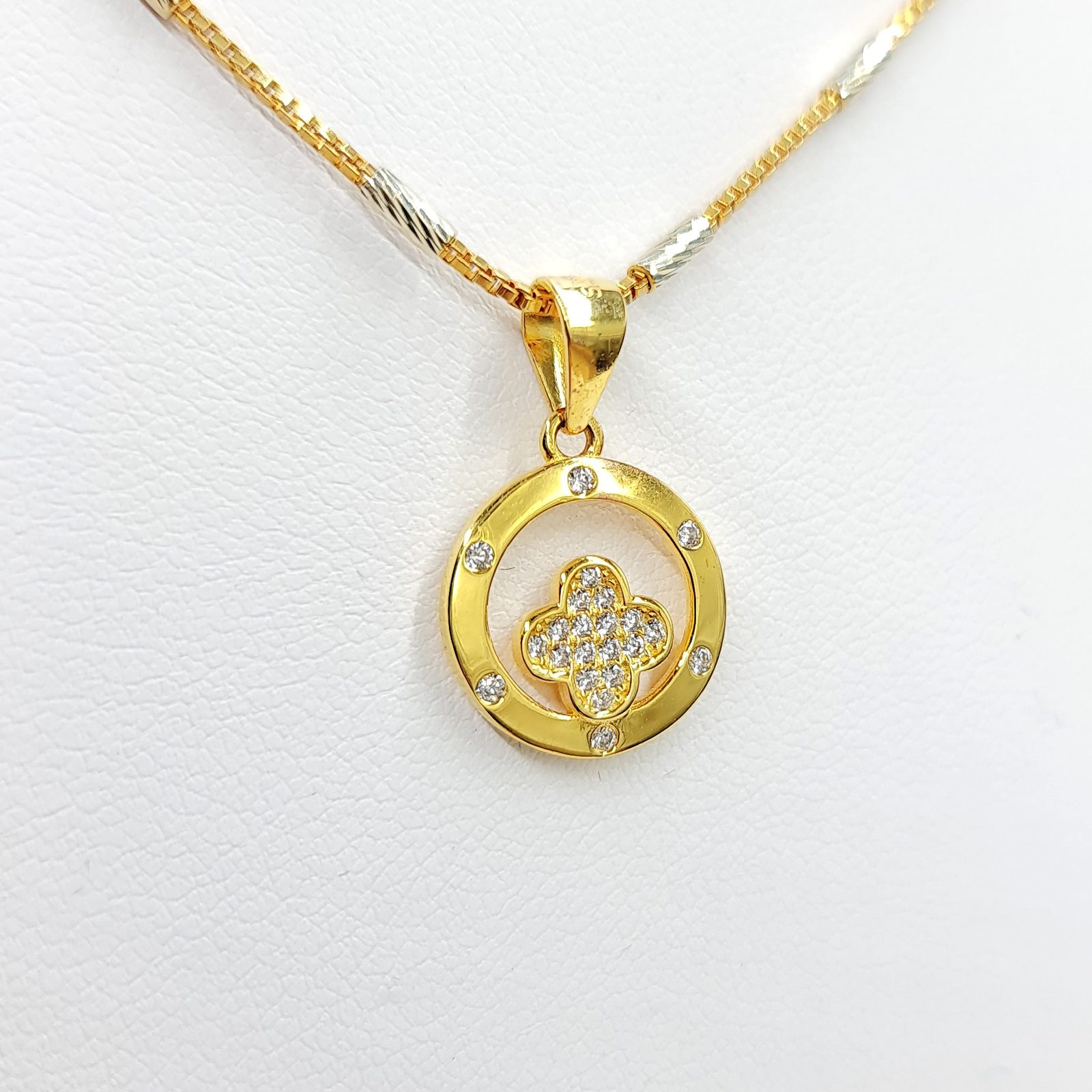 Golden Clover Medallion