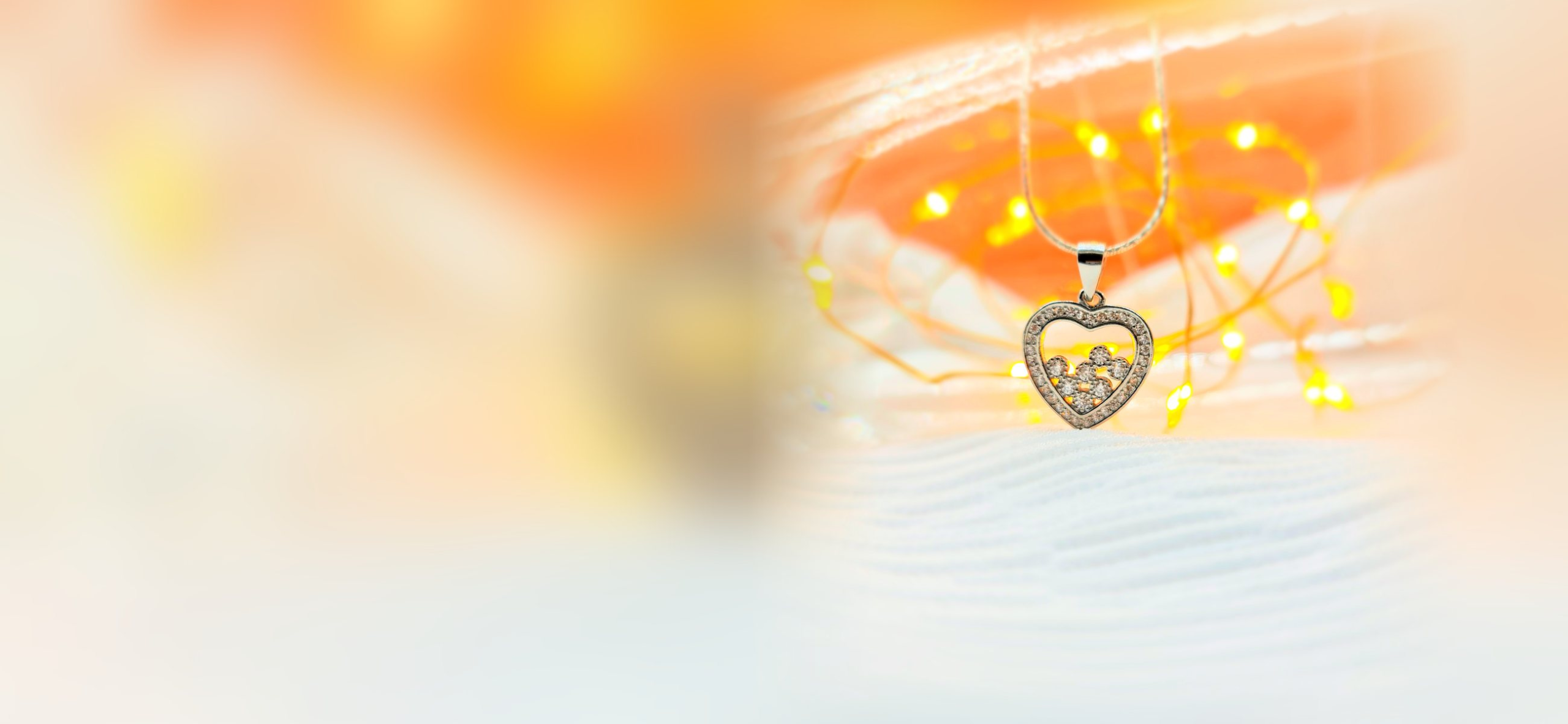 Silvazar floating hearts pendant with warm fairy lights